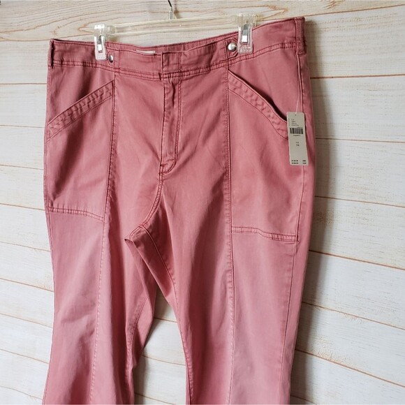 Pilcro Low Rise Utility Demilune Boot Cut Stretchy Pants Rose Women's Size 34 - Picture 8 of 14